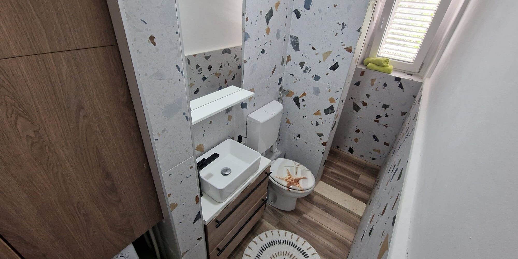 Dvosoban stan u centru makarske 339